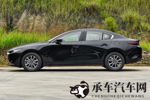 2025 款马自达 3 昂克赛拉动力表现与配置适配解读-1