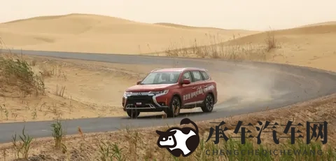 库布齐沙漠滚刀梁越野技巧：黄金右脚踩好油门-2