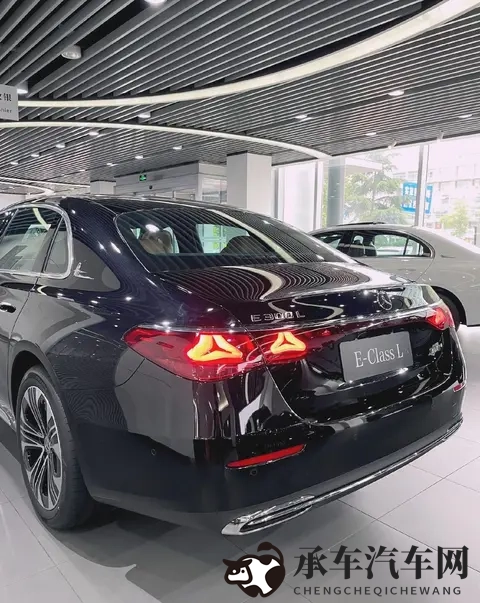 奔驰E300L价格大跳水？豪华车市场内卷，背后原因与利弊都在这-2