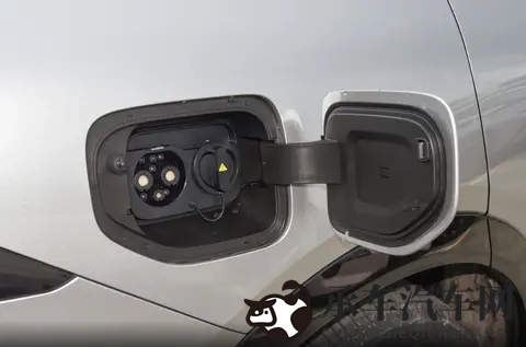 开局高光,却陷入困境,小鹏G7如何破局?-1