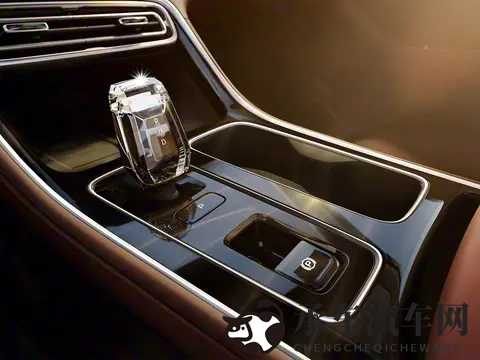 juliaann熟妇与小伙子：熟妇Juliaann与小伙子浪漫邂逅-1