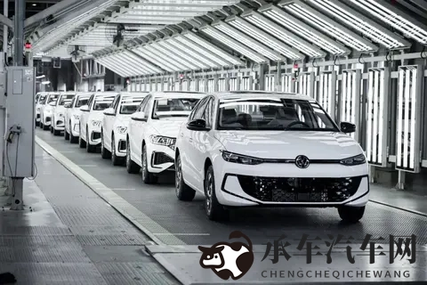 one.yg13.aqq一个致敬韩寒|汽车新潮流：致敬韩寒，设计独特动力强劲-2