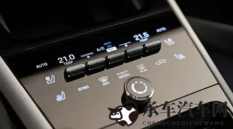 汽车物理按键集体消失?全触屏是创新还是倒退?用户吐槽-3