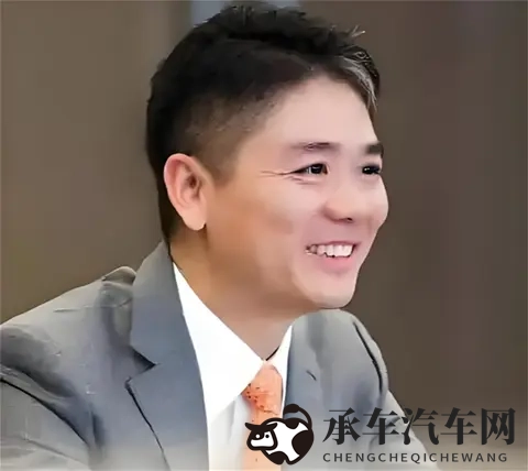 京东刚上架一台454万500公里续航的新车，把网友都看懵-3