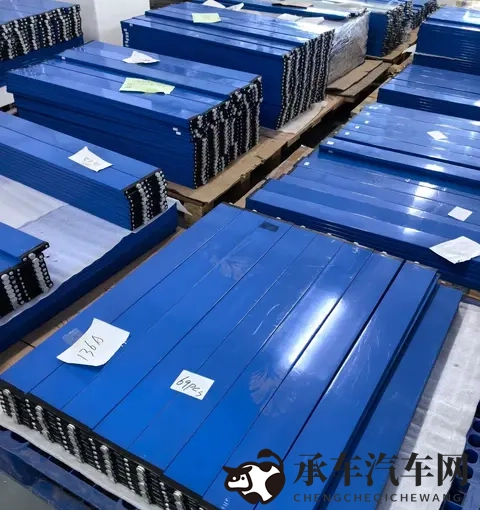 为什么比亚迪汉L用的是磷酸铁锂电池，而不是三元锂？-3