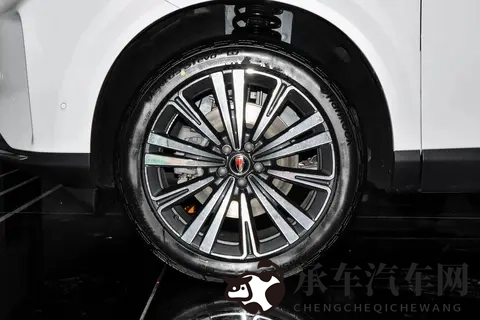 大五座布局，综合续航超1600公里，红旗HS6 PHEV适合家用-1