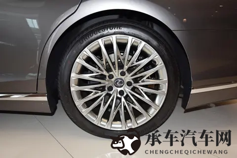 一次性说清楚 雷克萨斯LS500h 新车选购指南 四个配置如何选？-3