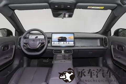 10万左右“玩具”车？超大轮毂+低趴宽体+改装潜力，这车真不多！-3