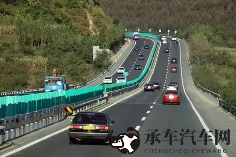 开车12年后，才明白高速上并不是越快越好，都是吃亏换的经验！-2