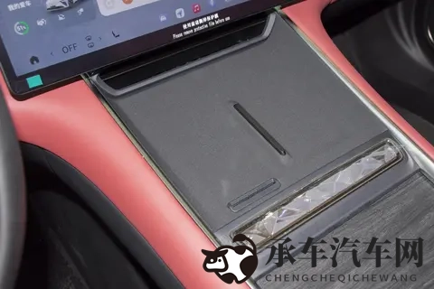 2025款星纪元ES增程版Pro高速辅助驾驶：家用与科技的巧妙融合-3