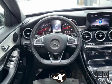 12万多拿下白色奔驰C级，体验优雅运动风？-2