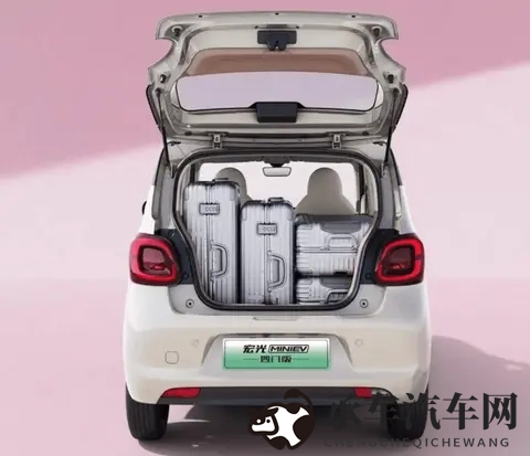 五菱宏光 MINIEV 四门版 301km 臻享 + 款上市：558 万元-3