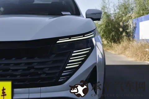 日产逍客·荣誉“酷黑”内饰上线！合资紧凑型SUV， 限时898万元起-1