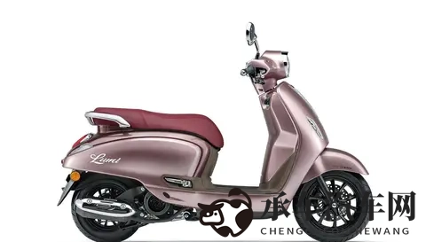 一万出头选踏板 豪爵Lumi125 vs 春风150AURA 1800差价该怎么花-1