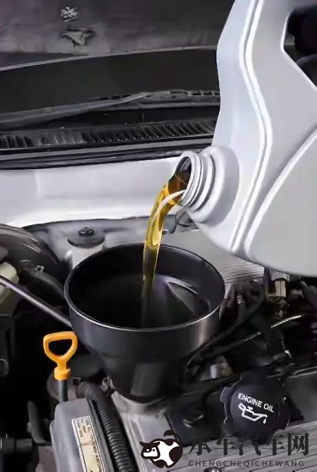 机油多久换一次？2025实测+车型适配指南，新手避坑不花冤枉钱-1