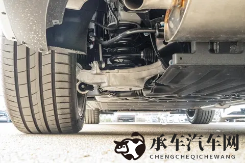 试驾eπ008五座版：让全家人都满意的家用车，到底什么样？-1