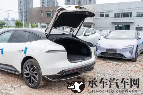 阿维塔06 Elite版：20万级智能豪华轿车的均衡之选-1