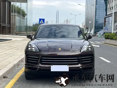 一小孩和妈妈摘萝卜黄|智能SUV革新出行，科技魅力无限挑战-3