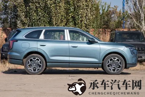 15万级SUV：捷途山海 L7 PLUS，这台旅行小房车 到底藏着啥惊喜？-1