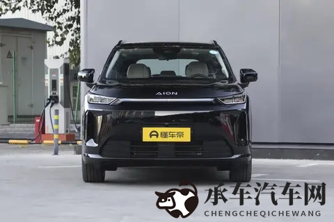 埃安 AION i60，广汽又出一款家用车，细节都考虑了，适合家里用-3