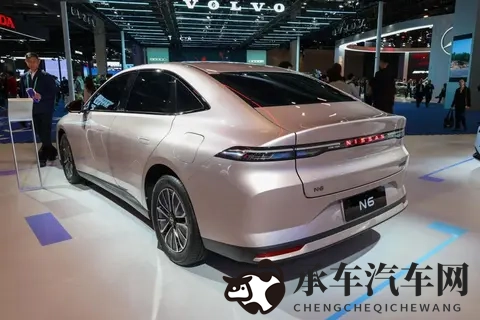 第一款合资插混轿车来袭！续航2000km，预售1069万，又要成爆款-3