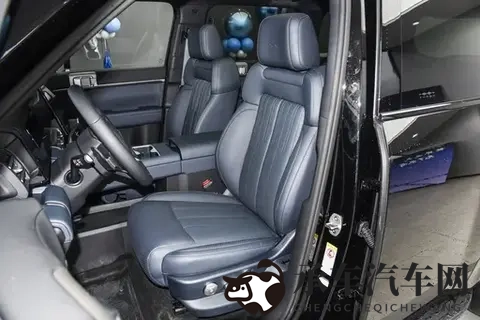 方程豹钛7实车体验:大五座布局,空间宽敞舒适,适合家用-2