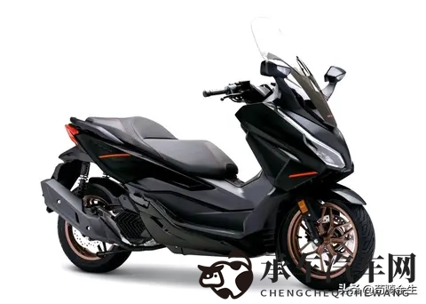 佛沙350玩起“小改款”！新图案+红色缝线座椅，降价近万香不香？-3