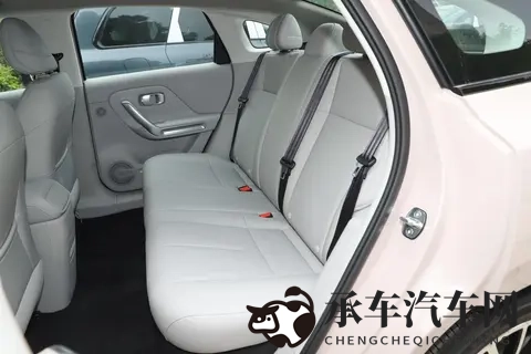 零跑 B01 三个月真实用车手记:10 万级纯电家用车的务实之选-2