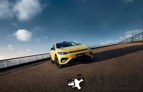 10 万级电车新选择，颜值、质感、能折腾，零跑 Lafa5 都对上了-3