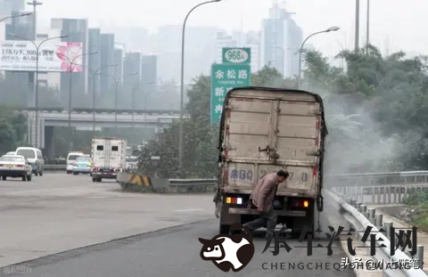 应急车道换胎扣12分？老司机都踩过的坑，说清楚合法操作边界-2
