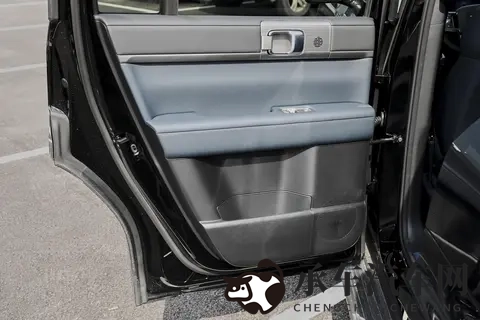 比亚迪又出一全能战士，1798万起售，方程豹钛7适合谁？-1