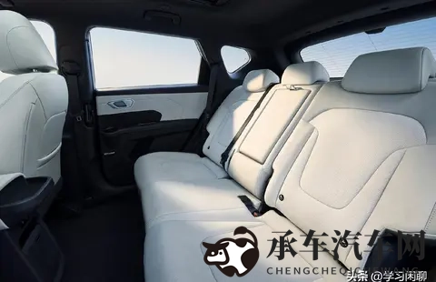 王炸纯电SUV：8295芯片 + 续航722km + 四驱！试驾后，我要放弃银河E5-2