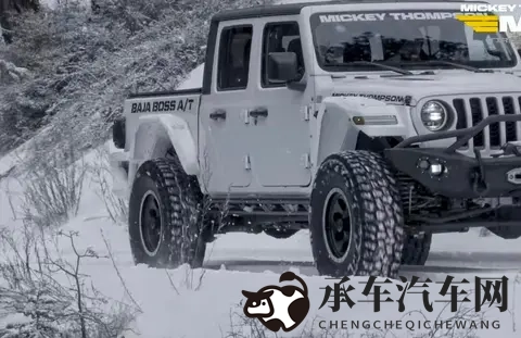 女巨人吃人到胃里|汽车广告乌龙：汽车“吞噬”人？真相令人惊讶-3