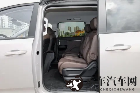 男生和女生在一起差差差|揭秘性别差异:驾驶行为背后的秘密-2