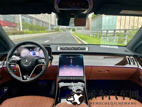 juliaann熟妇大战黑鬼|熟妇Julia Ann挑战外籍男子,激情对决引热议-3