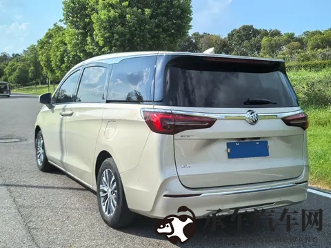 侧妃撅着光屁股让客人玩弄|皇家侧妃失态，宾客轻薄非礼场面尴尬-3