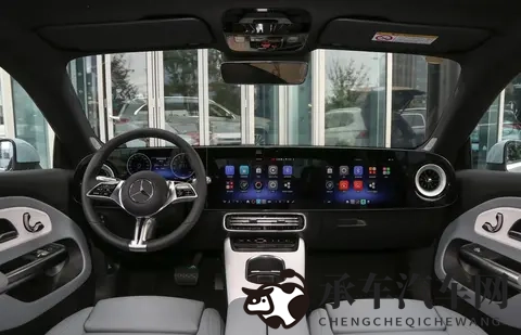 用刷子刷英语老师脚底心|英语老师脚心遭刷子戏弄-3