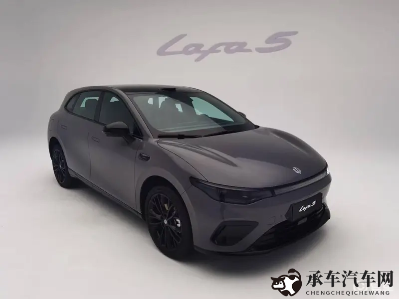 阿娇陈冠希奶头被咬得又红又肿|阿娇陈冠希亲密互动引发争议，乳头红肿引人关注-1