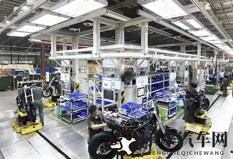 跨越种族黑白配娇小|独特设计魅力车型,惊艳黑白配挑战视觉极限-3