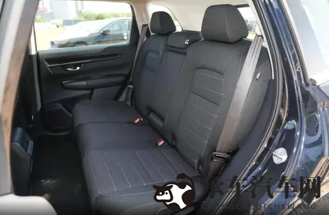 黑人 巨大 迪克 娇小|黑人身形魁梧,娇小身姿引人注目-2