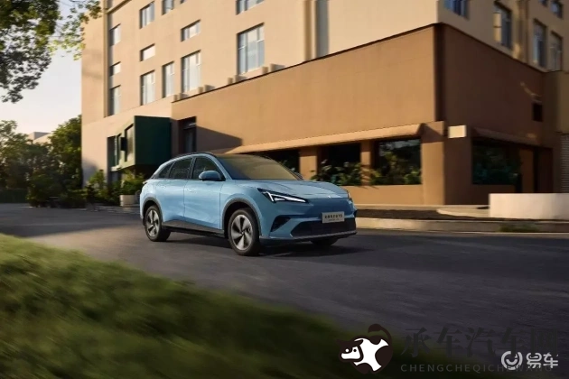 体育生腹肌白袜自慰Gaychinese|健身少年展腹肌，神秘动作引热议-1