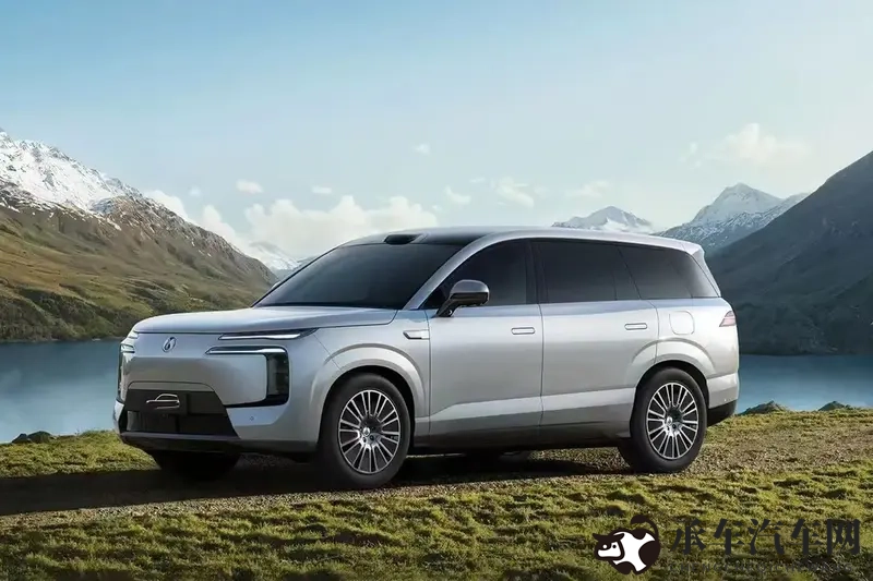 亚裔女被黑人玩到翻眼|亚裔女性遭遇黑人男子，场面不堪入目-1