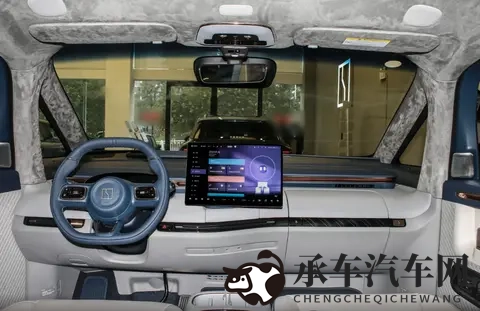 男生女生搞基软件|社交软件跨界汽车界,行车安全新体验-1