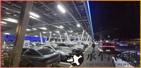 蜜桃AV|汽车新秀惊艳登场，速度与科技完美融合-3