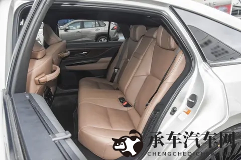 性裸交 女M|裸体交欢,女性服从角色体验-3