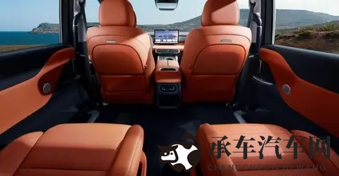 斯巴达克斯满天星法版|豪华驾乘新体验,法式浪漫一触即发-3