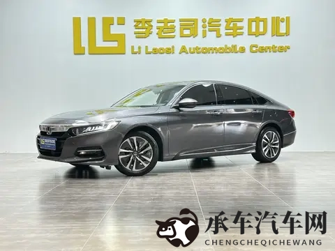 三上悠亚《最完美的情人》：汽车新宠：极简设计，科技豪华，驾驶新体验-2