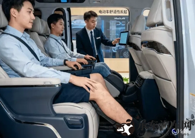 黄色污污软件|智能驾驶新挑战：如何守护安全与隐私？-1