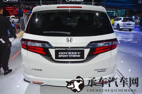 黄色app下载网站|汽车智能化升级，未来出行更便捷-2