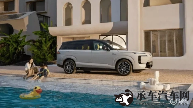 被女神脱裤子调教jiji|未来女神驾临:Jiji汽车调教之旅揭秘-1